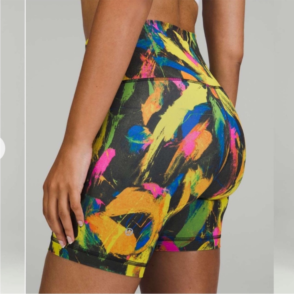 Lululemon Wunder Train High-Rise Short 6" in "Undertone Black Multi" Size 6